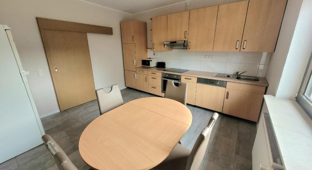 Apartmán Monteurhaus Voll Ausgestattet Glees Exteriér fotografie